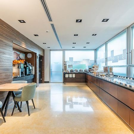 Hilton Garden Inn Rome Claridge Esterno foto