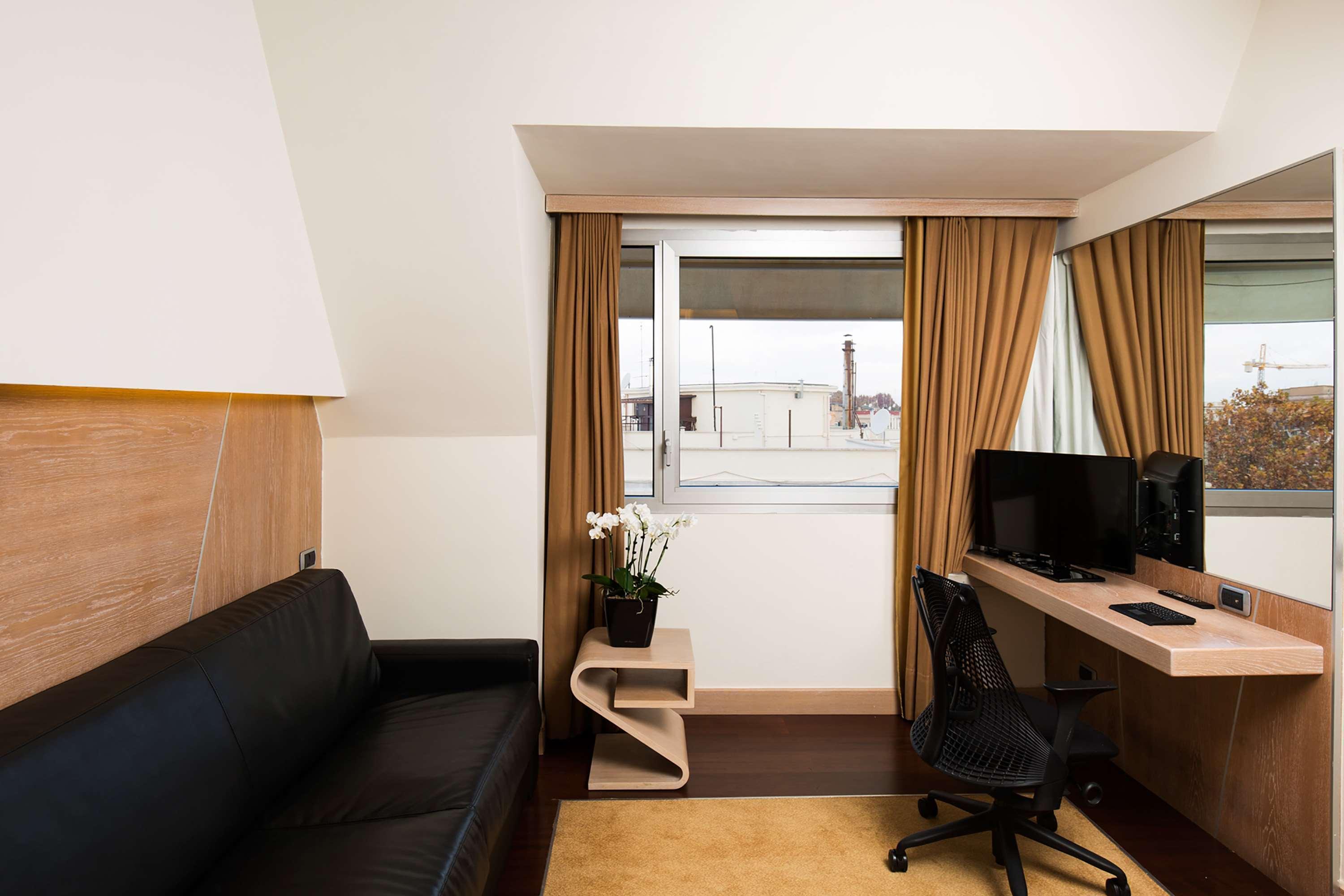 Hilton Garden Inn Rome Claridge Esterno foto