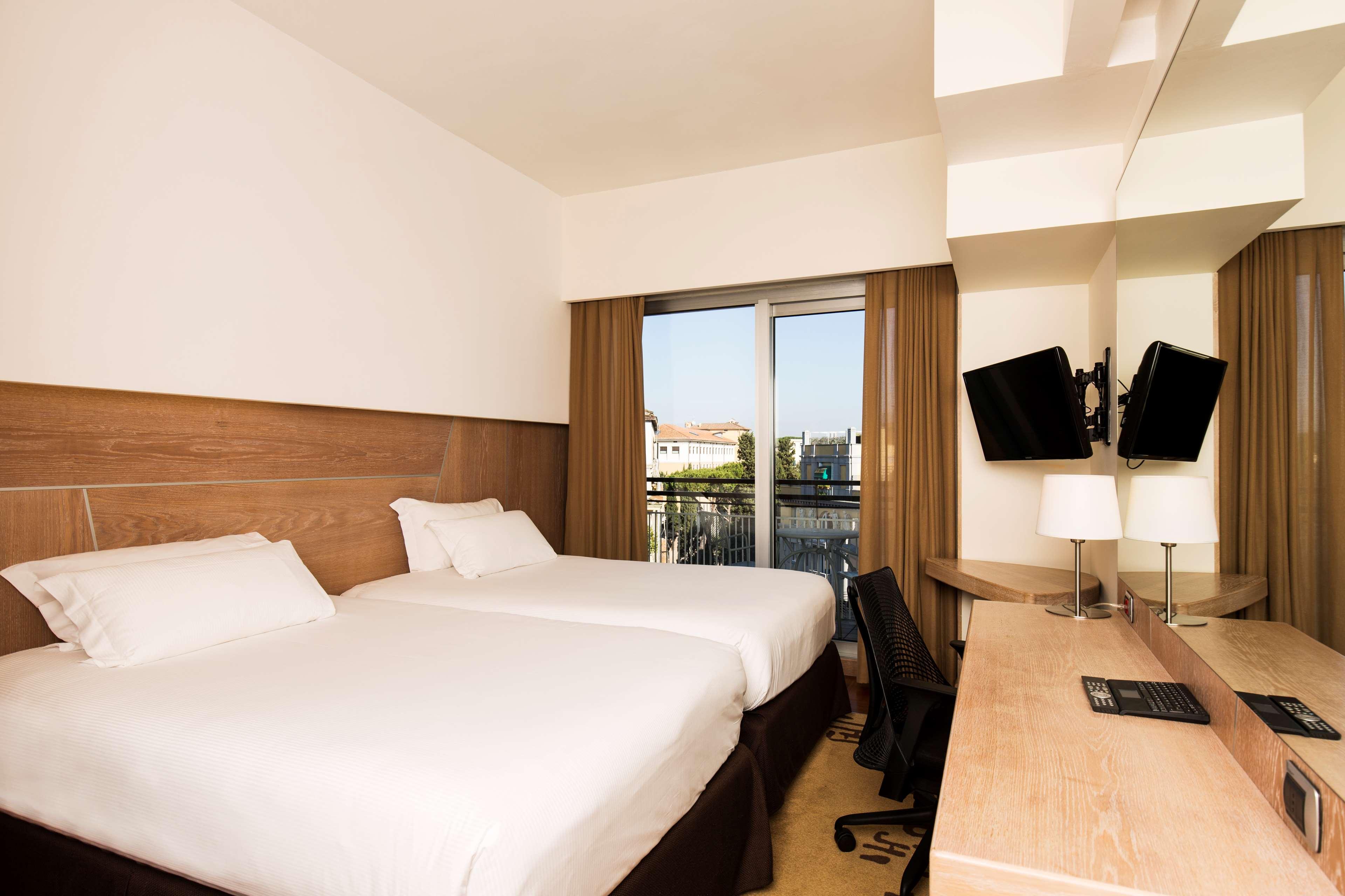 Hilton Garden Inn Rome Claridge Esterno foto