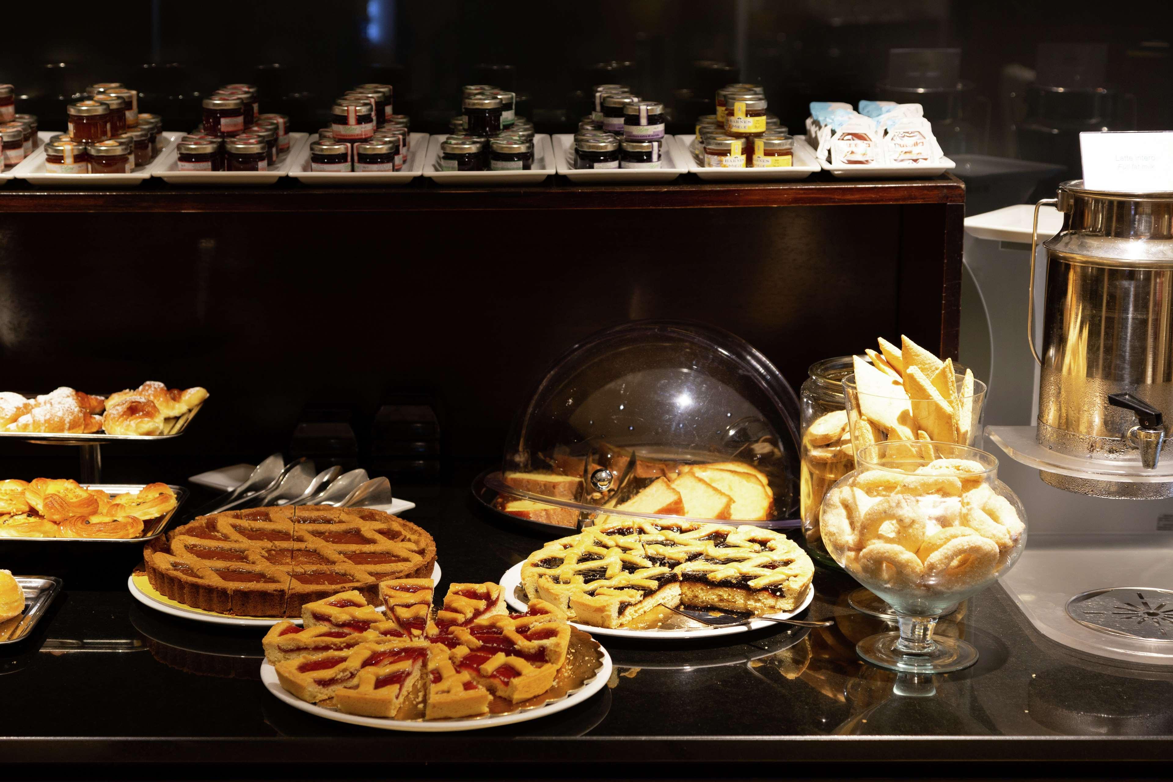 Hilton Garden Inn Rome Claridge Esterno foto