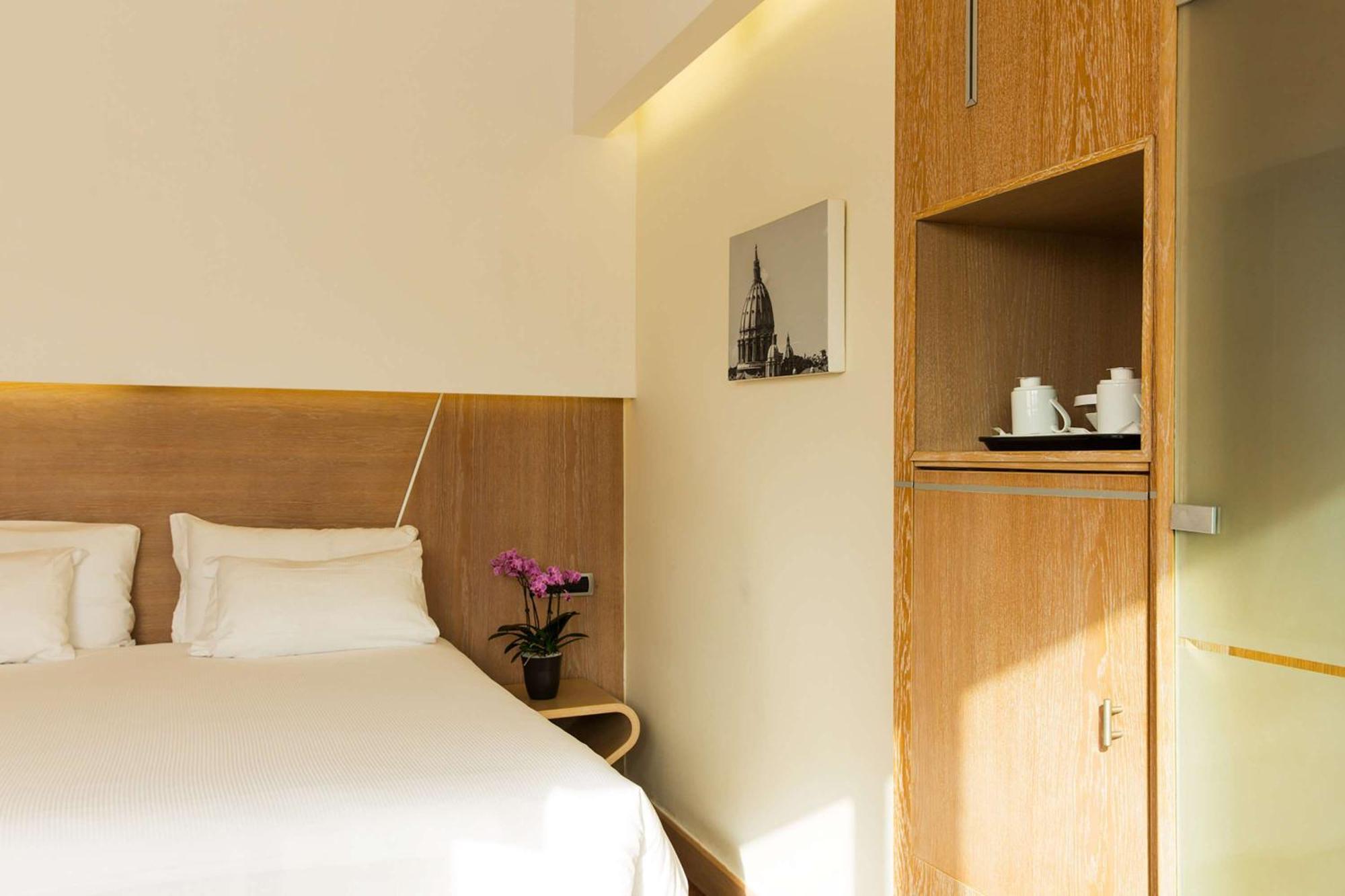 Hilton Garden Inn Rome Claridge Esterno foto