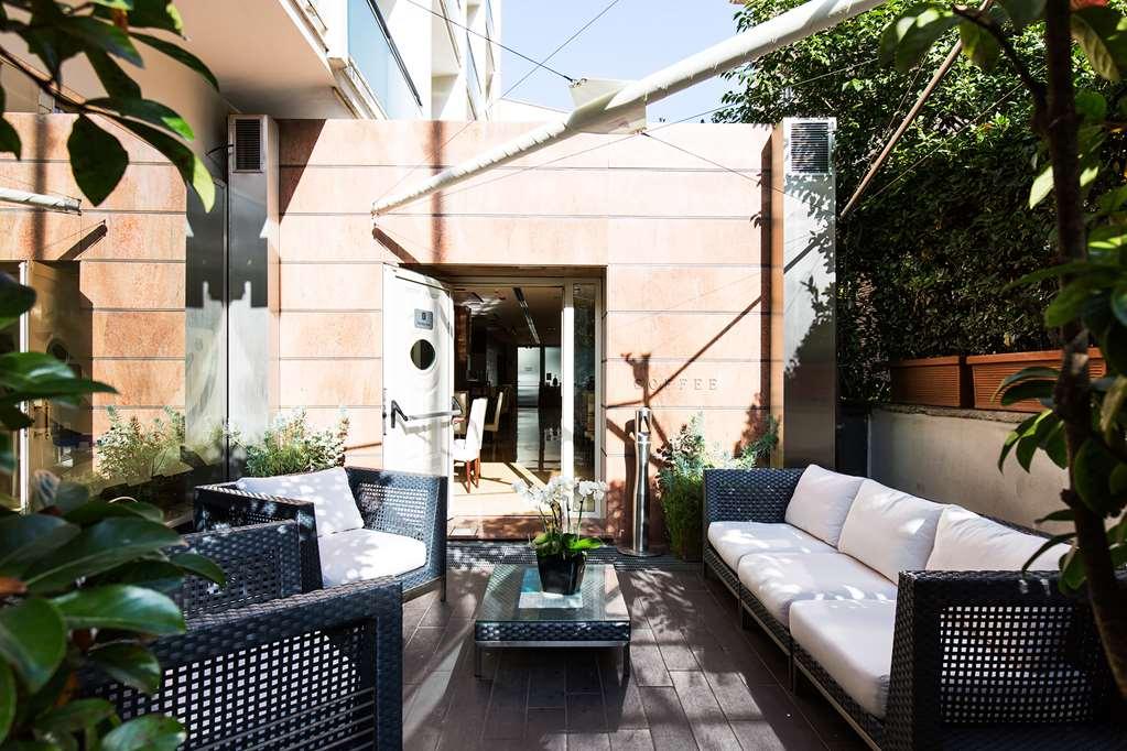 Hilton Garden Inn Rome Claridge Esterno foto