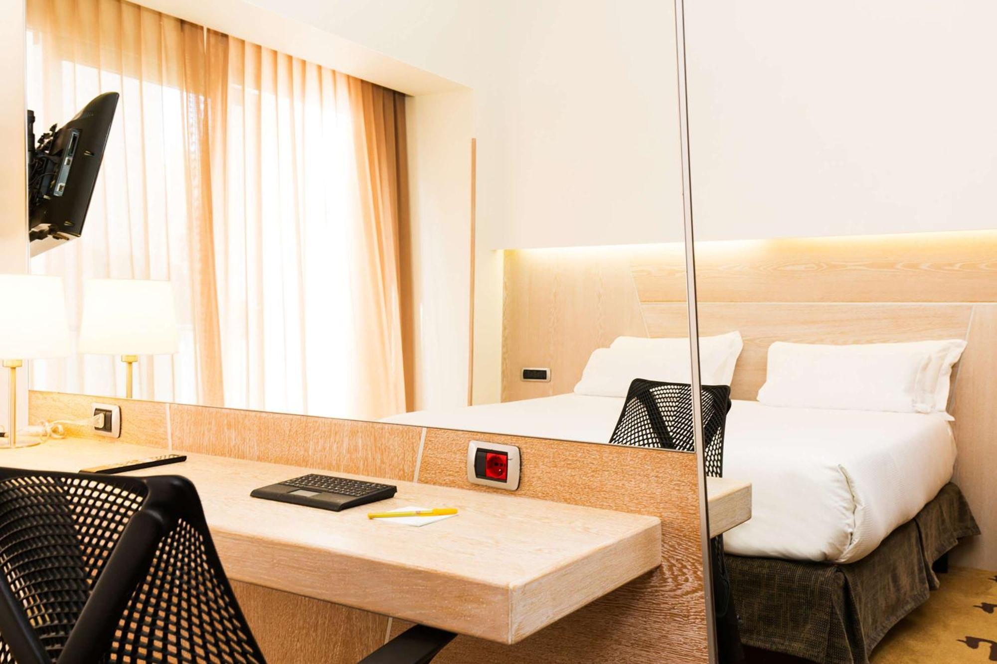 Hilton Garden Inn Rome Claridge Esterno foto